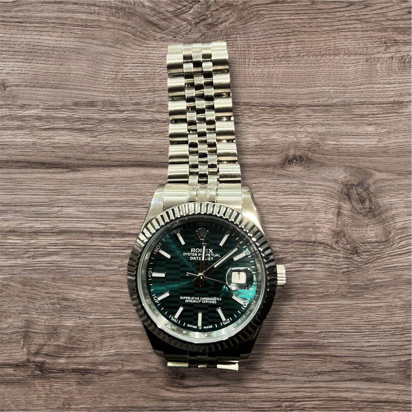 Emerald Prestige Timepiece